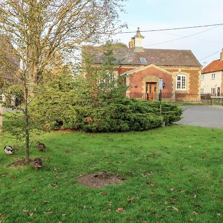 The Old School Villa Wereham Luaran gambar