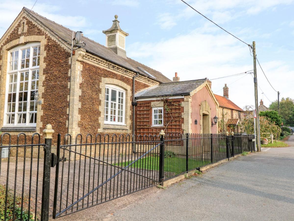 The Old School Villa Wereham Luaran gambar